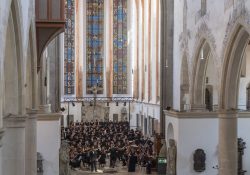 Sonderkonzert der Konzertreihen KLANG.RAUM.MUSEUM Oratorium Felix Mendelssohn-Bartholdy "Der Elias" Chöre der HfkM Regensburg und HfK Bayreuth Symphonieorchester der Universität Regensburg mit Solisten Katja Stuber Patrizia Häusermann Andrew Lepri Meyer Daniel Ochoa unter Leitung von Arn Goerke Minoritenkirche Regensburg Foto: altrofoto.de