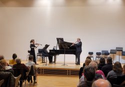 Carmen Roelcke, Violine – David Sigel, Klarinette – Zeno Schmid, Klavier