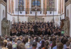 Sonderkonzert der Konzertreihen KLANG.RAUM.MUSEUM Oratorium Felix Mendelssohn-Bartholdy "Der Elias" Chöre der HfkM Regensburg und HfK Bayreuth Symphonieorchester der Universität Regensburg mit Solisten Katja Stuber Patrizia Häusermann Andrew Lepri Meyer Daniel Ochoa unter Leitung von Arn Goerke Minoritenkirche Regensburg Foto: altrofoto.de
