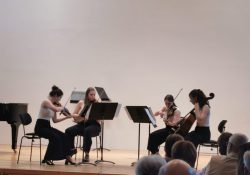 Lucia Berr und Laura Friedrich, Violine – Anja Zogler, Viola, Adina Keilberth, Violoncello