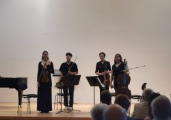 Annie Urbaniak und Diego Vilela, Violine – Greta Gabriel, Viola – Lara Gabriel, Violoncello