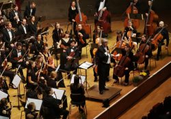 Dirigent und Moderator: Arn Goerke